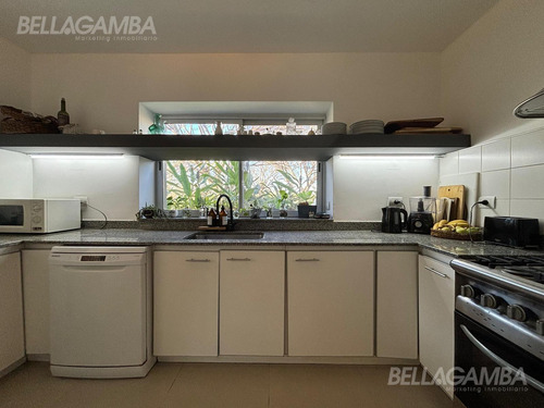 Casa Venta Bancalari 6 Ambientes Jardin Piscina