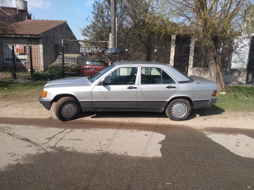 Mercedes-Benz 190 2.3 E