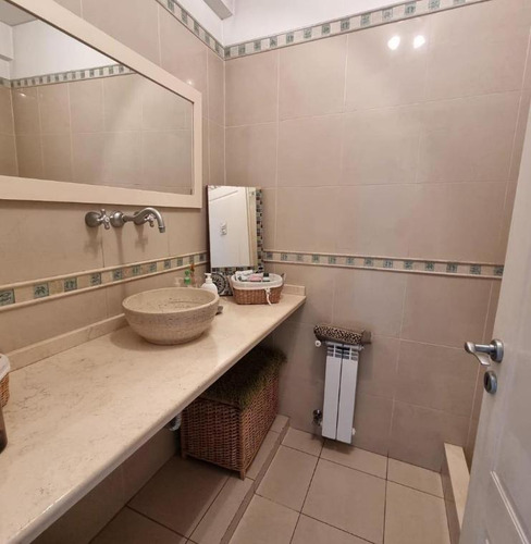 Casa En Venta - 4 Dormitorios 3 Baños - Cochera - 400mts2 - Ituzaingó