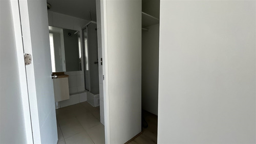 Depto Estudio En Arriendo De 1 Dorm. / Metro Sta Lucía