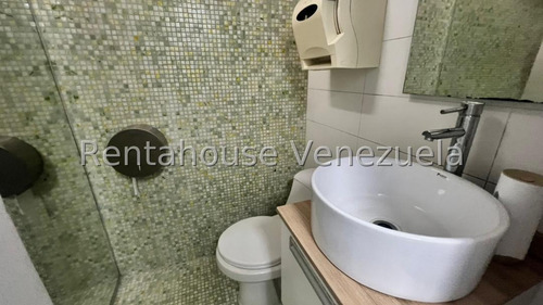 Ajr Casa En Alquiler En Chuao 25-5484 Yg