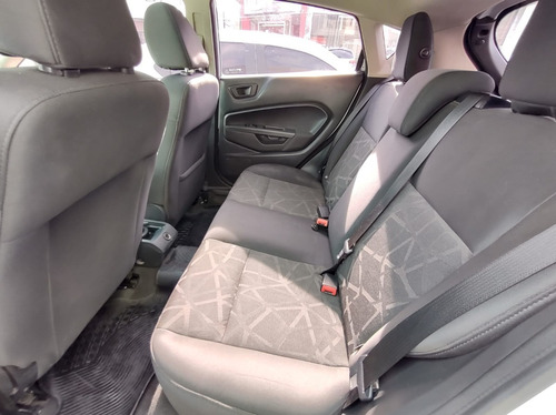 Imagen 6 de 19 de Ford Fiesta Titanium 2013