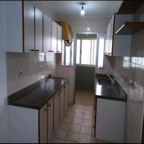 Alquilo Apartamento Amplio, 2 Dormitorios 2 Baños. Excelente Ubicación. Centro / Con Garaje