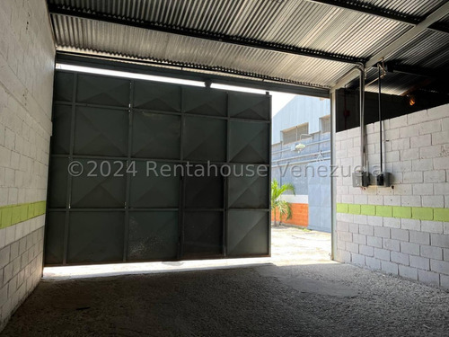 Amplio Galpon En Alquiler Zona Industrial Luz Trifasica Pozo De Agua Altura Porton 5 Metros Entrada Gandola Carga Pesada Estef 25-2261