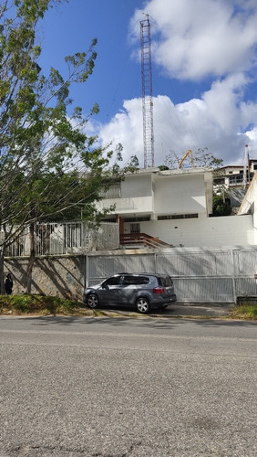 Imagen 1 de 14 de Casa 470m2 Const. + 997m2 Terreno En Venta Prados Del Este