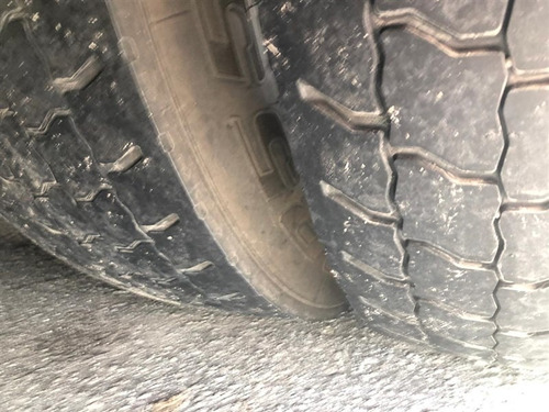 Volvo Vm 330 Ano 2013 Com Rodas De Alumínio 2 Tanques Inox