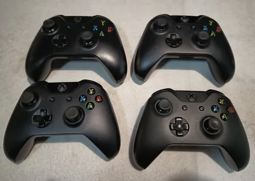 Consola Xbox One 500gb Microsoft + 4 Joystick + 2 Juegos (Usado)