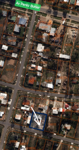 Vendo Terreno Con Mejoras En El Pinar Al Sur De Ruta Interbalnearia Y Al Norte De Av Giannasttasio. Precio Usd 95.000 Dólares.