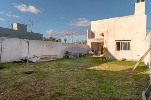 Imagen 1 de 22 de Casa En Venta De 2 Dormitorios En Gorina