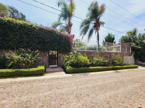 Venta De Casa Magnolia Plus Totalmente Equipada, Amueblada, Con Alberca Climatizada; Enorme Jardín Dentro De Fracc Rancho San Diego Ixtapan De La Sal Edomex