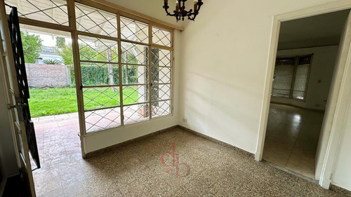 Casa En Alquiler En Inmejorable Zona De Adrogué