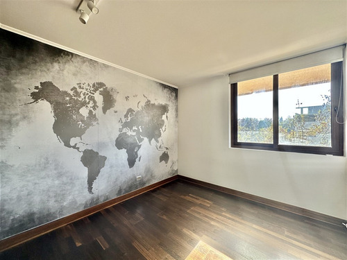 Penthouse Dúplex: El Rodeo / Clínica Alemana