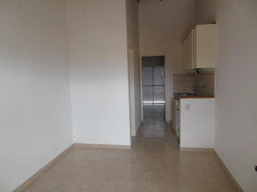 Imagen 3 de 7 de Departamento En Venta / Alquiler En Berisso En Calle 4 (ex 61) E/ 126 Y 127