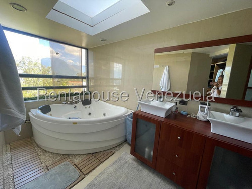 Apartamento Piso Medio Regency Plaza Remodelado En Calle Cerrada En Venta En Los Naranjos Avenida Norte 4 Caracas