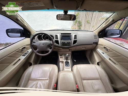 Toyota Hilux Sw4 3.0 I Srv At Cuero 4x4