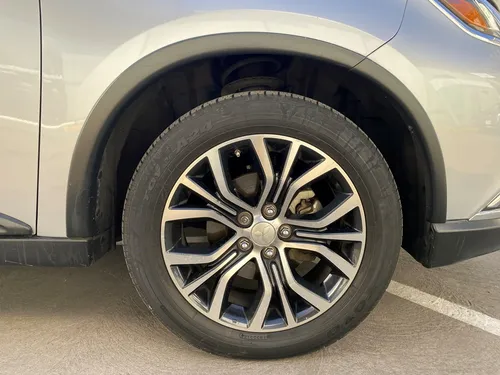 Mitsubishi Outlander 2.4 Se Cvt