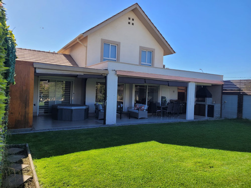 Como Nueva, Amplio Terreno En Alto Sacramento Ii