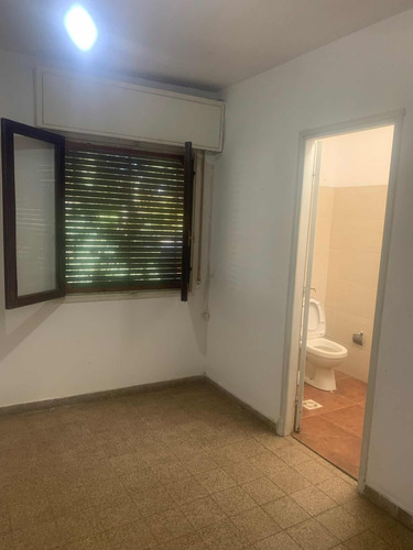 Apartamento De 2 Dormitorios En El Centro De Atlantida
