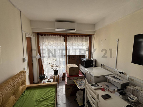 Venta Departamento De Un Ambiente Al Frente. Zona Plaza Colón, Mar Del Plata