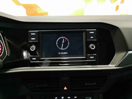 Imagen 6 de 15 de Volkswagen Jetta 2020 4p Trendline L4/1.4/t Aut