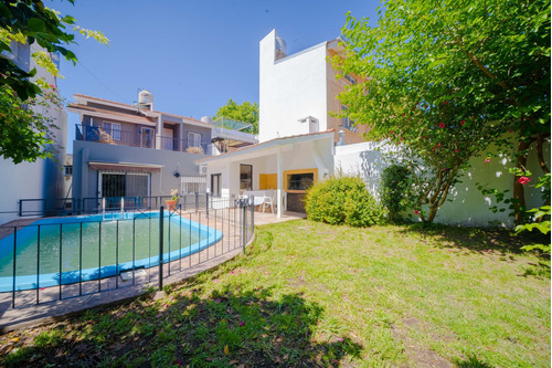 Casa Venta Olivos 6 Amb Pileta Y Quincho  Permuta