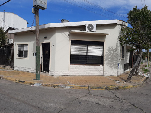 Casa En Venta De 3 Ambientes En San Antonio De Padua, Norte