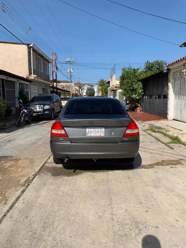 Imagen 2 de 13 de Mitsubishi Signo Full Equipo
