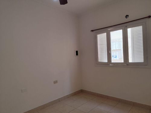 Casa En Venta Dos Dormitortios, En Junin.