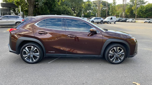 Lexus UX 250h Luxury