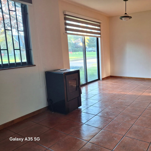 Se Arrienda Y/o Vende Amplia Y Cómoda Casa En Barrio Seguro