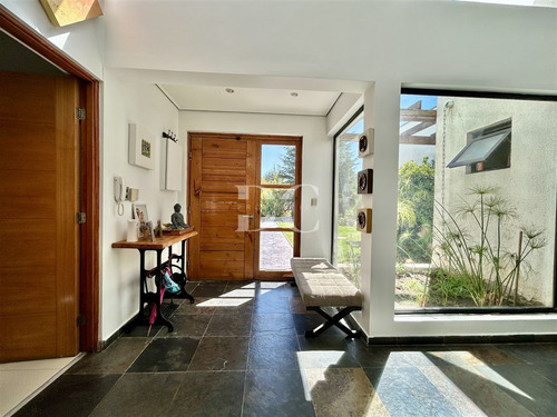 Casa En Venta De 3dorm En Suite Chicureo Poniente Colina