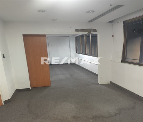 En Alquiler Oficina La California 42mts/1b/1pe