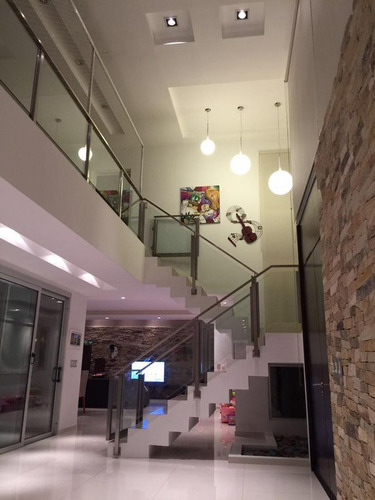 Hermosa Casa A La Laguna - San Isidro Labrador - Villanueva - Tigre