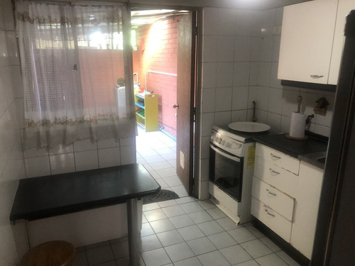 Casa En Venta De 4 Dorm. En La Florida