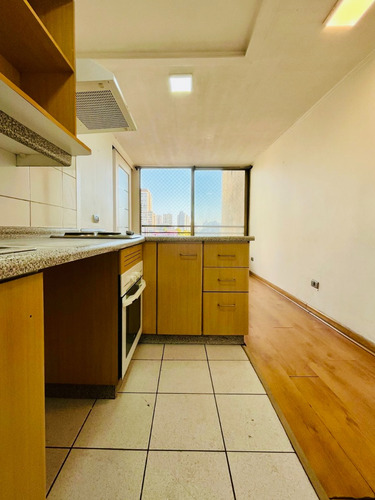 Oportunidad: Se Vende Departamento Metro Santa Ana + Bodega