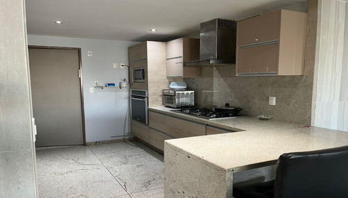 Venta Departamento En Las Lomas De Chapultepec Con Balcón