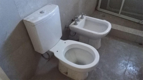 Local + 2 Departamentos En Venta