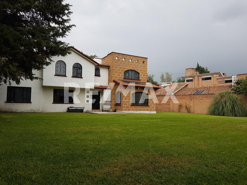 Casa En Venta En Metepec, Casa En Condominio En La Virgen