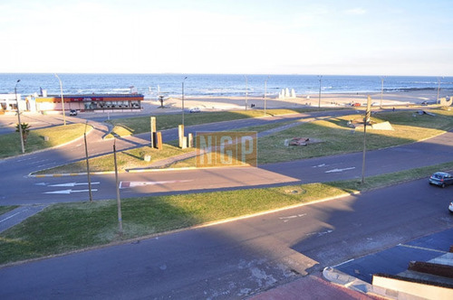 Imagen 6 de 30 de Apartamento En Brava, 3 Dormitorios
