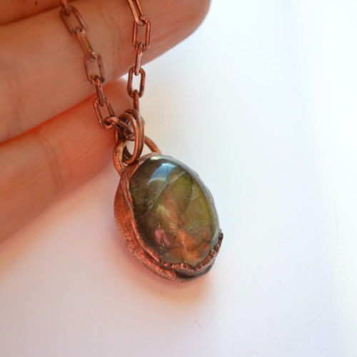 Imagen 2 de 6 de Collar De Labradorita Con Cadena De Cobre, Joyeria De Autor
