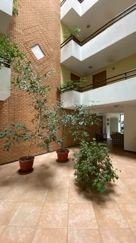 Excelente Departamento, En El Tradicional Barrio Residencial