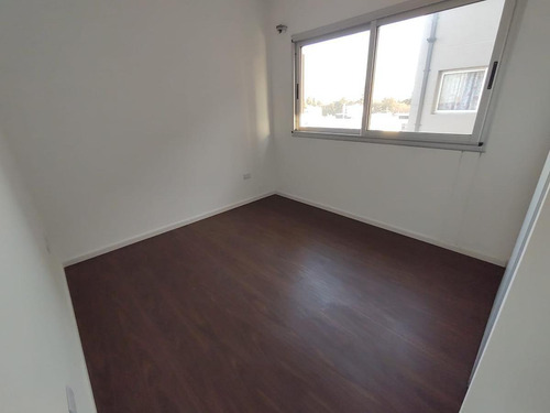 Imagen 5 de 13 de Departamento En Venta, Moreno 754 (5°a), Belén De Escobar