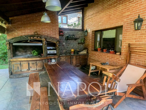 Casa 6 Ambientes En Saint Thomas Sur, Canning