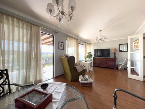 Casa En Venta 3h/2b Con Piscina En Condominio