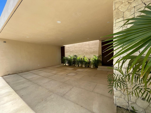 Casa De Una Planta En Venta Al Norte De Mérida