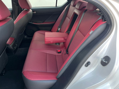 Lexus IS 4p 300 Premium L4/2.0/T Aut