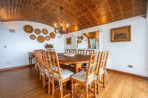 Casa En Un Sitio Único A Pasos De La Playa De Zapallar