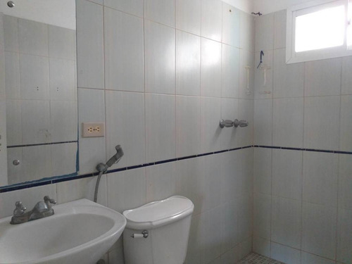 Imagen 14 de 16 de Cómoda Casa En Venta En El Centro De Coro 22-9420 04146954944
