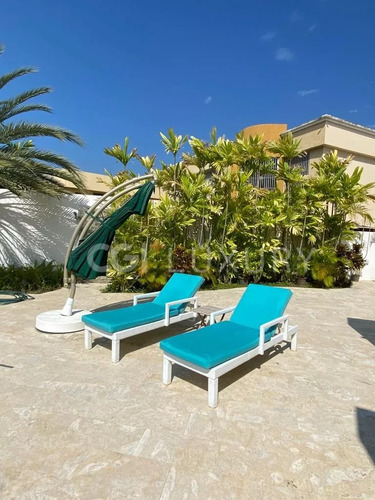 Cgi+ Luxury Lecheria Ofrece En Venta Casa En Las Villas.