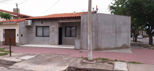 Casa En Venta En Godoy Cruz